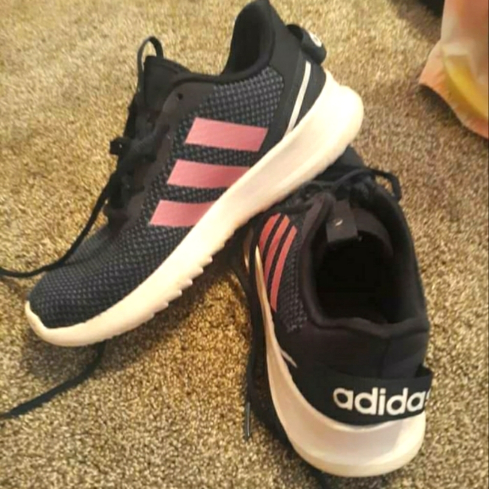 Girls tennis shoes